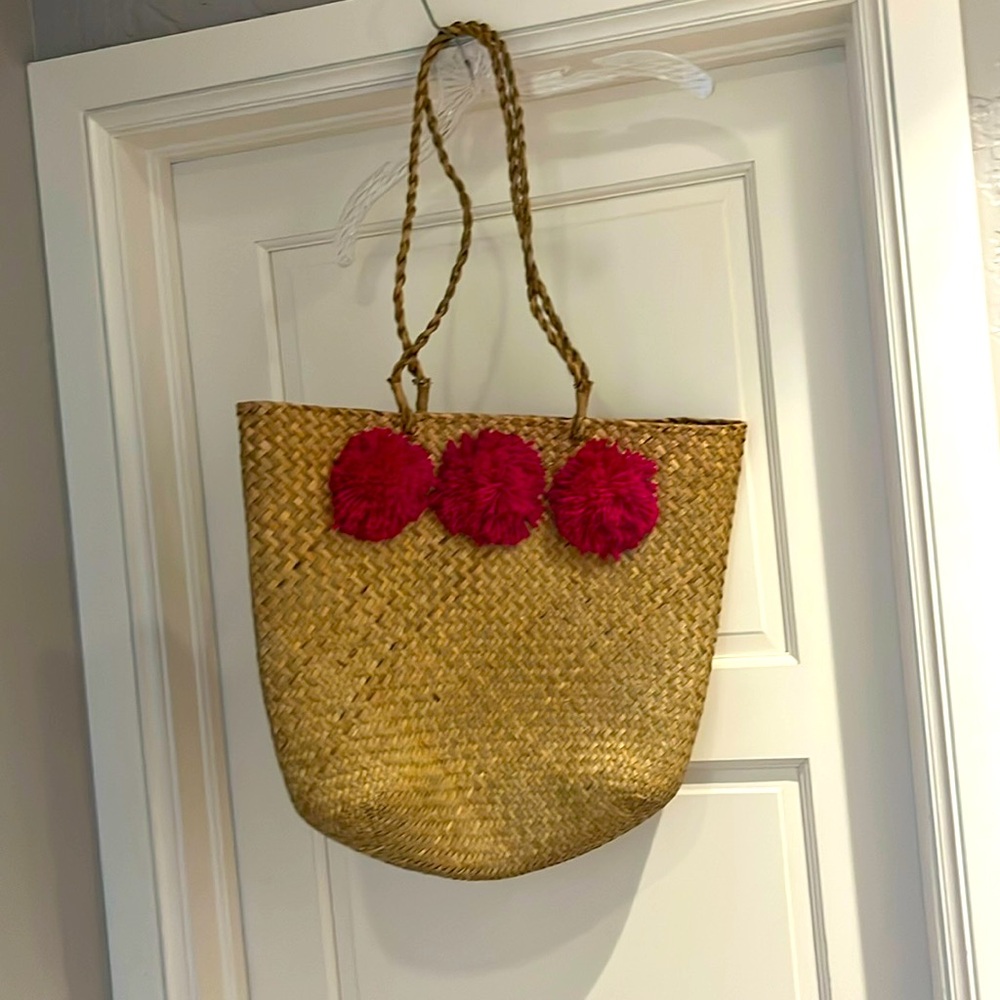 Three Pink Pom wick beach bag! Perfect for your beach vacation!
